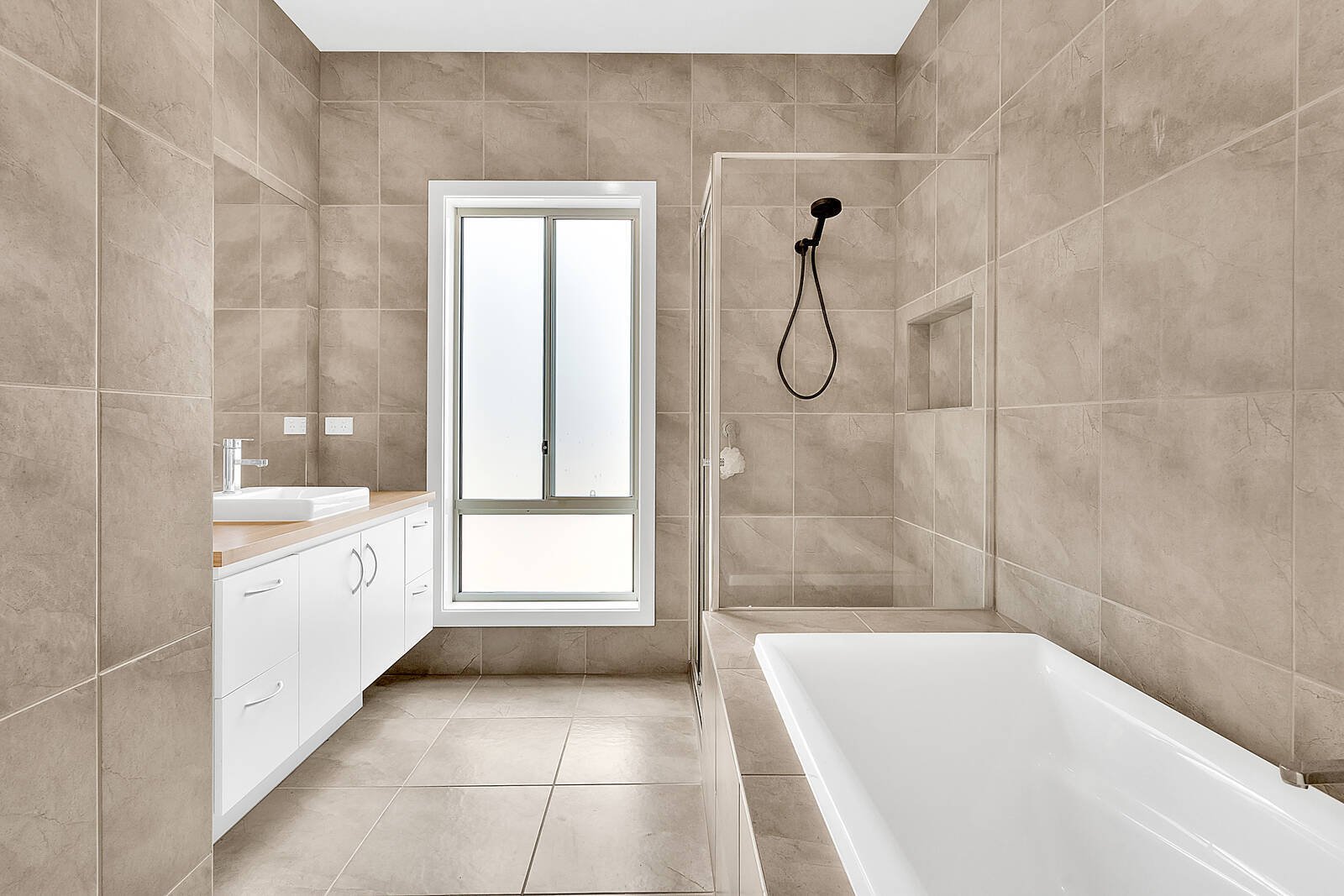 Real Estate and Property in 3B Ormerod Court, Gisborne, VIC