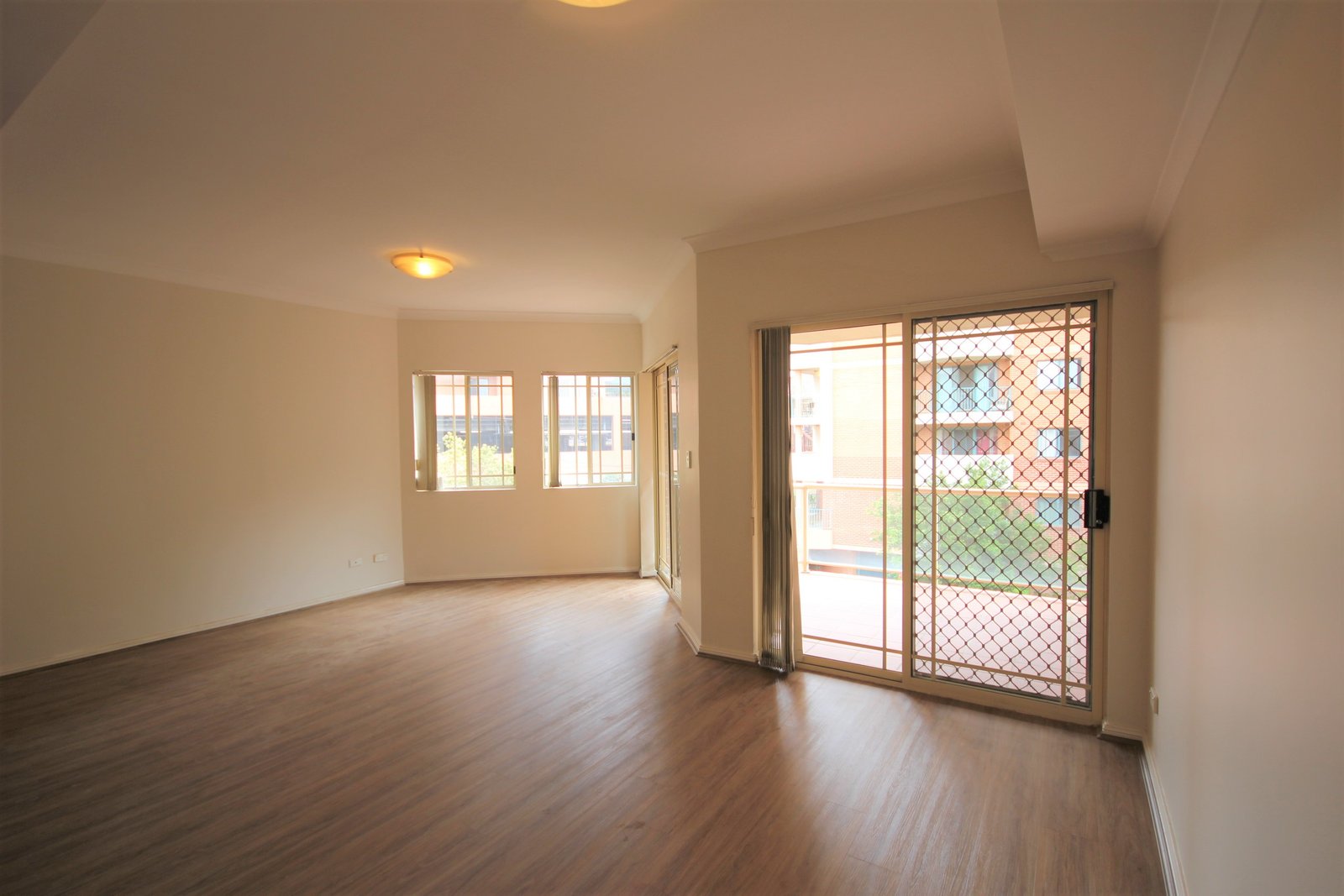 3E/38 Woniora Road HURSTVILLE 4