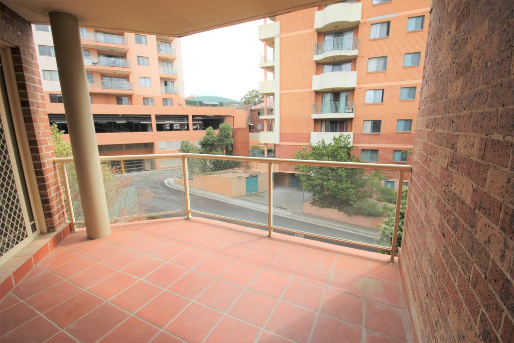 3E/38 Woniora Road HURSTVILLE 9