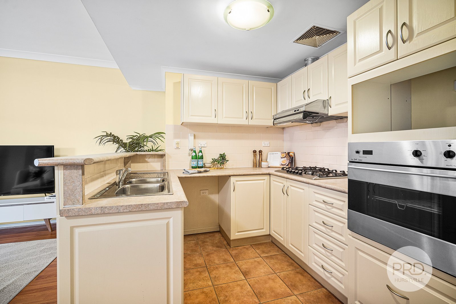 3F/38-42 Woniora Road HURSTVILLE 3