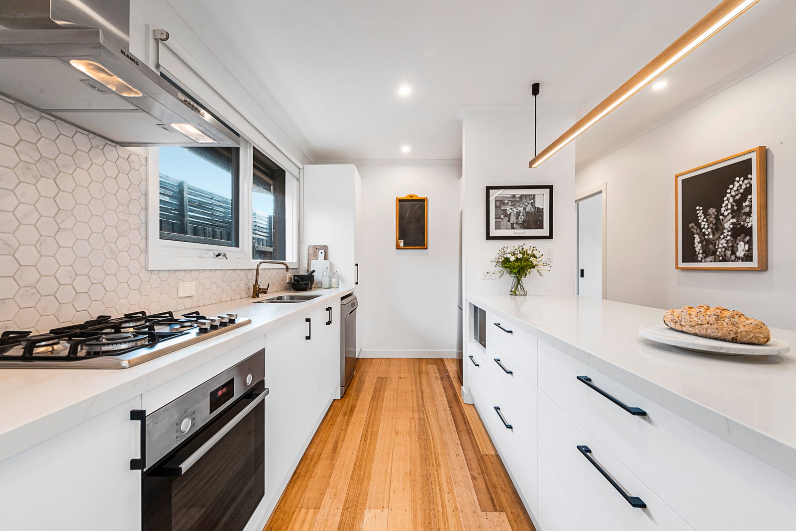 Gallery: 4 1086-1088 Nepean Highway