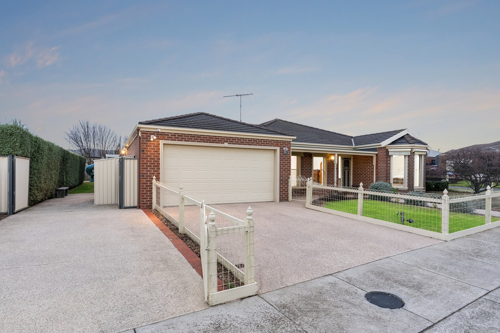 Gallery: 4-5 Waugh Court
