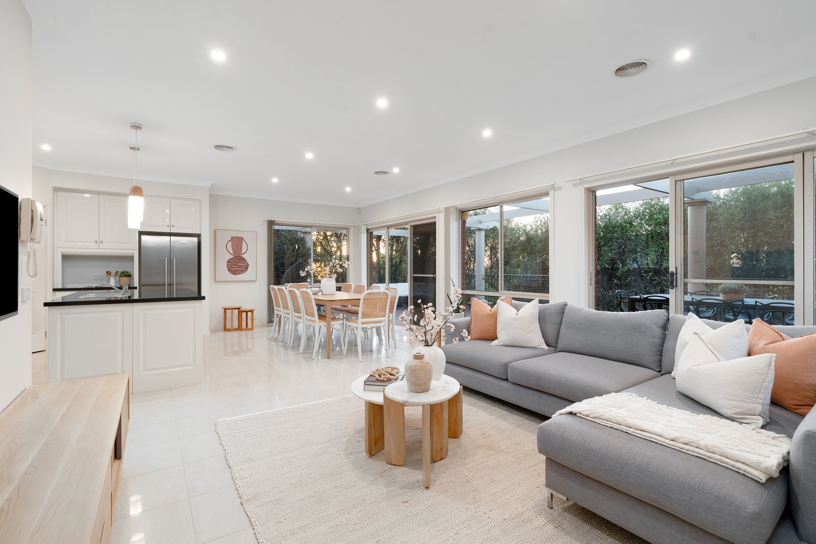 Gallery: 4-6 Cobb Court