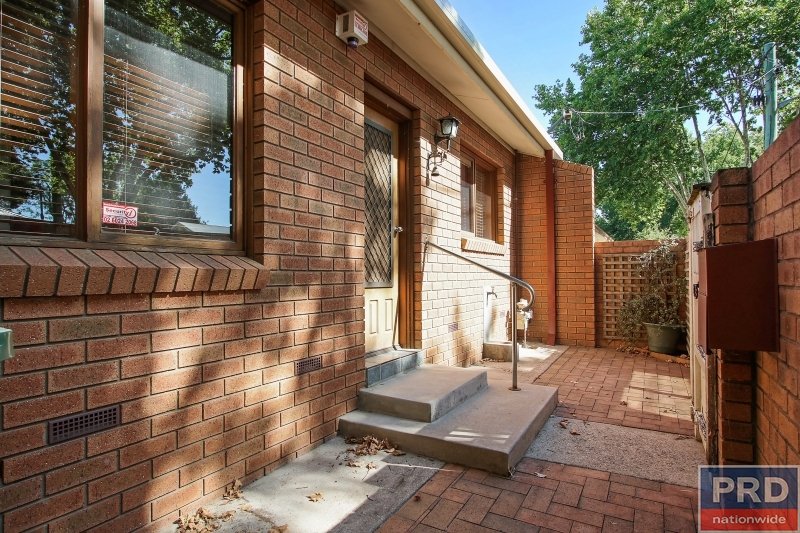 4 / 684 Dean Street ALBURY 8