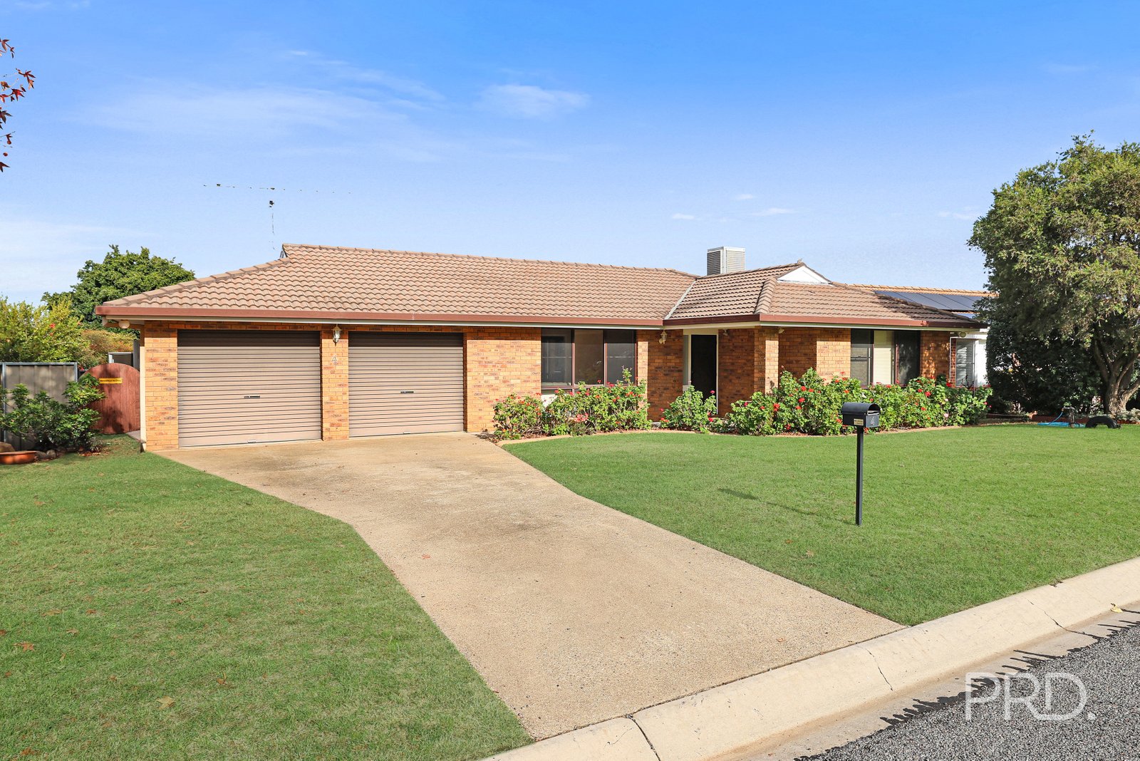 4 Acacia Drive TAMWORTH 2