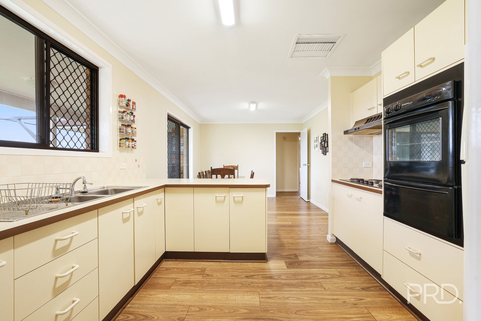 4 Acacia Drive TAMWORTH 7