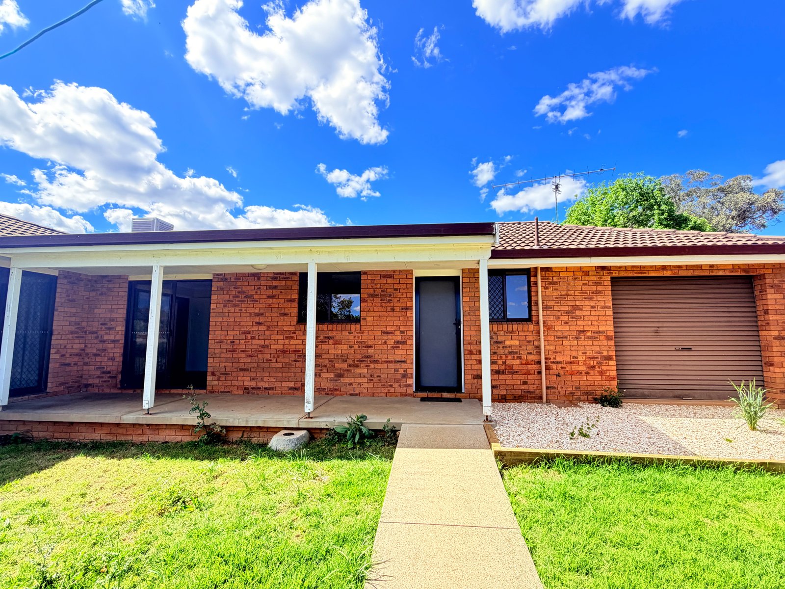 4 Acacia Drive TAMWORTH 12