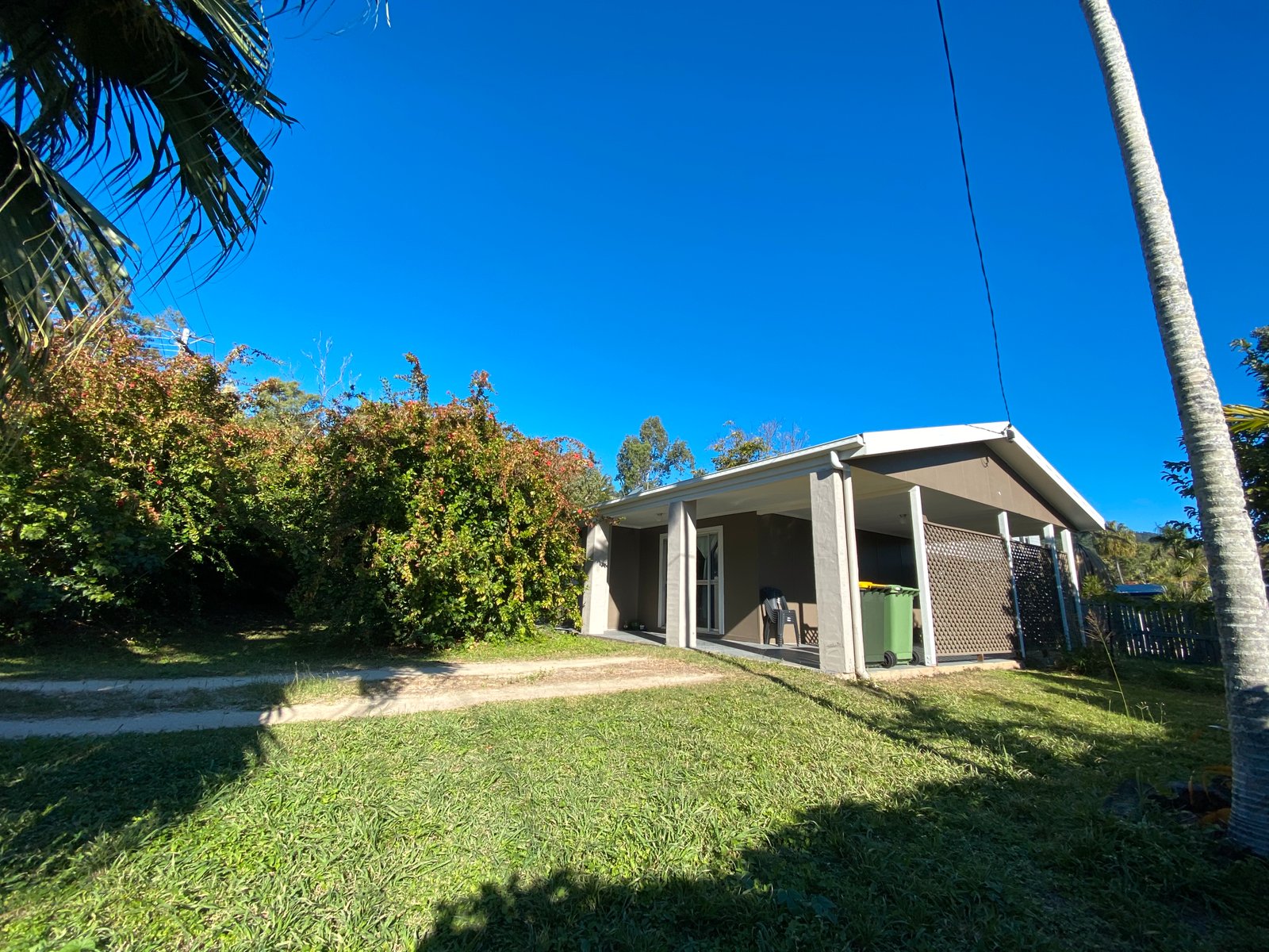 4 Adina Street CANNONVALE 4
