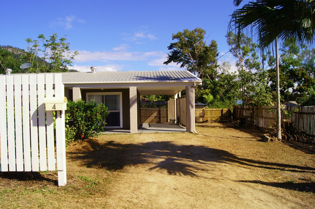 4 Adina Street CANNONVALE 3