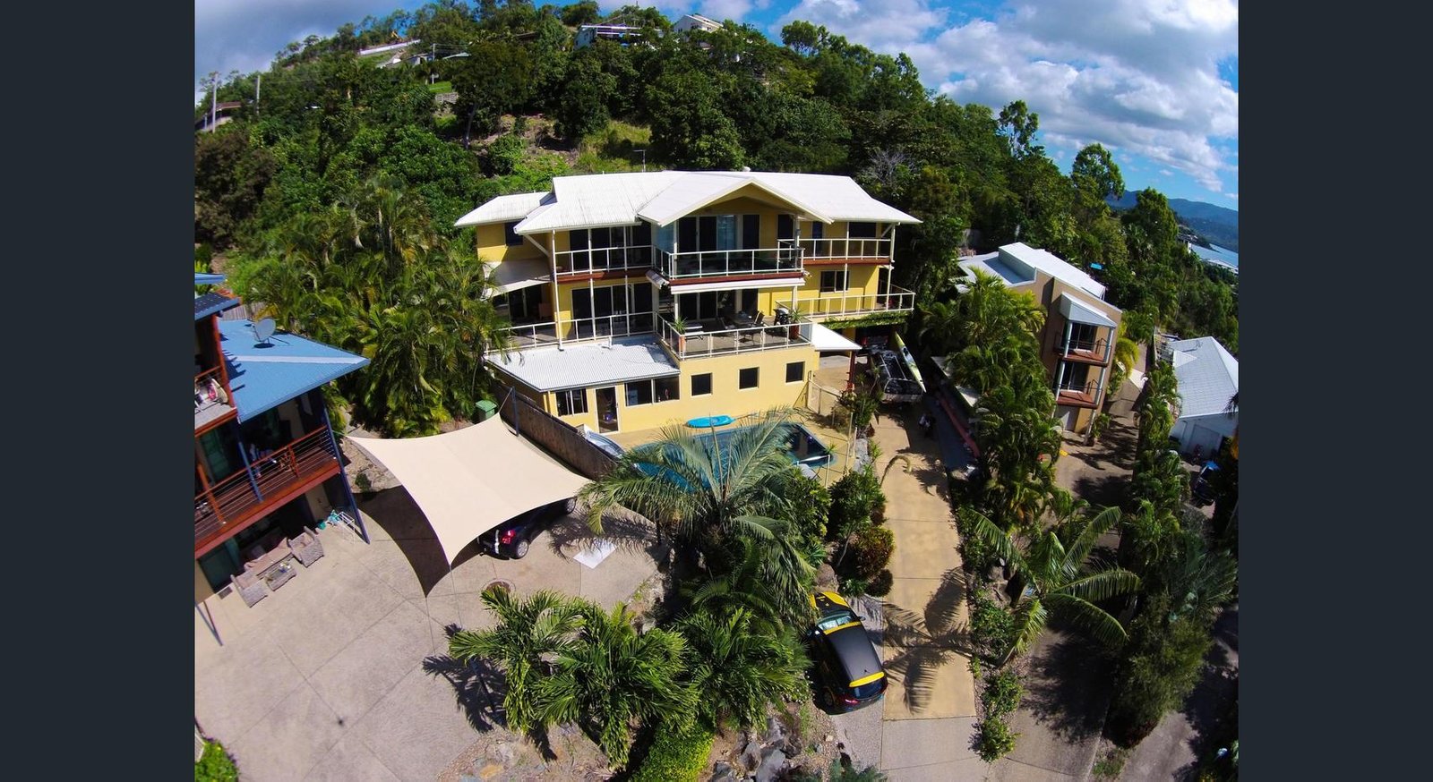 4 Airlie Crescent AIRLIE BEACH 8