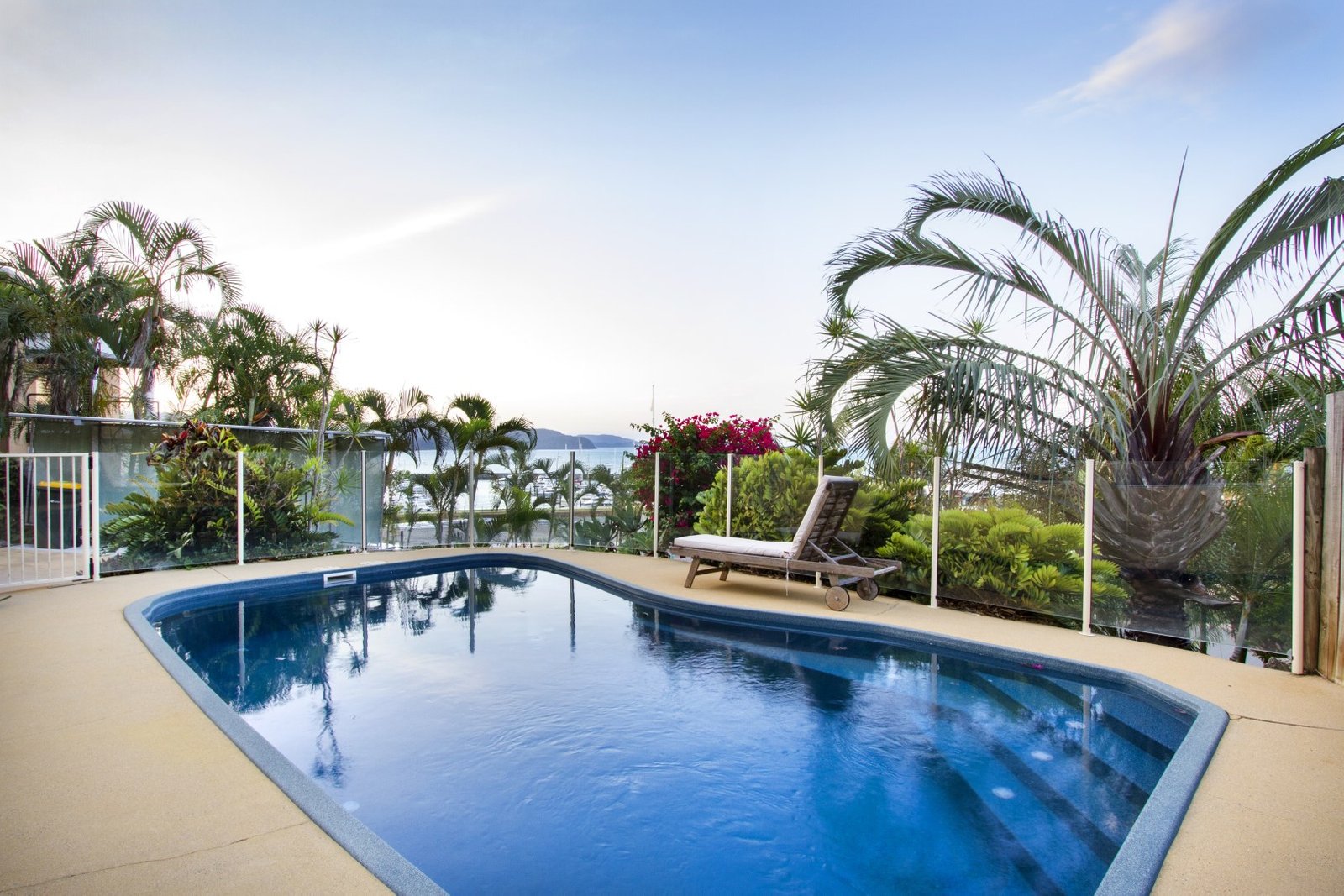 4 Airlie Crescent AIRLIE BEACH 9