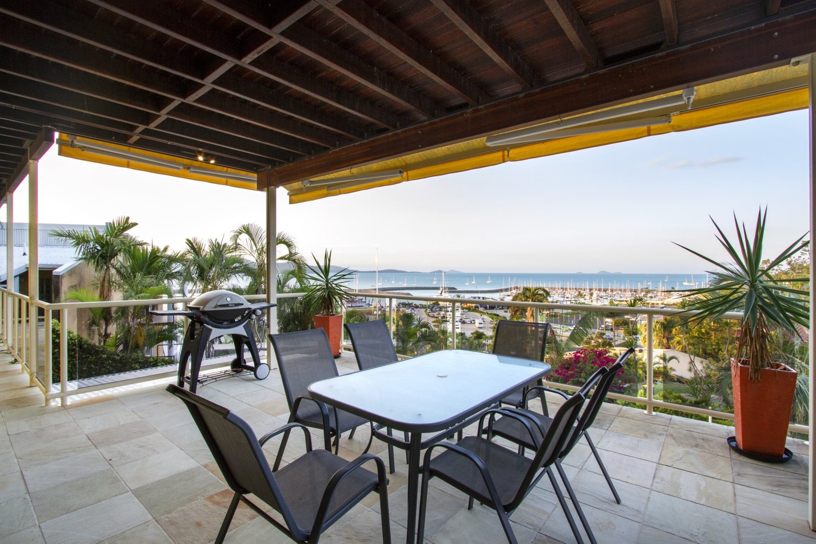 4 Airlie Crescent AIRLIE BEACH 10