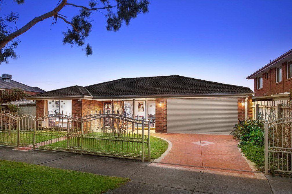 4 Alexander Court, ASPENDALE GARDENS VIC 3195 Buxton 2023