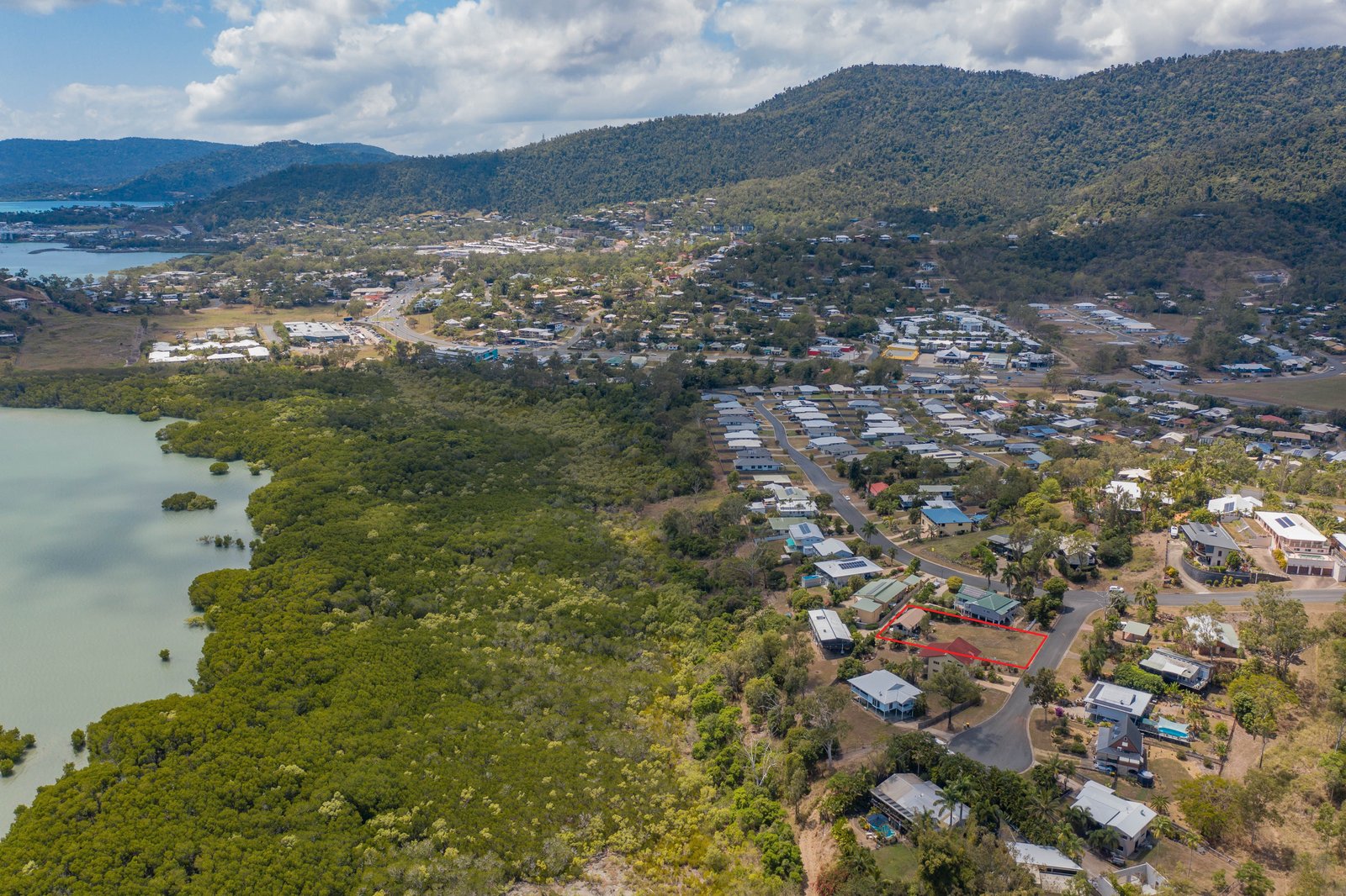 4 Alice Court CANNONVALE 5