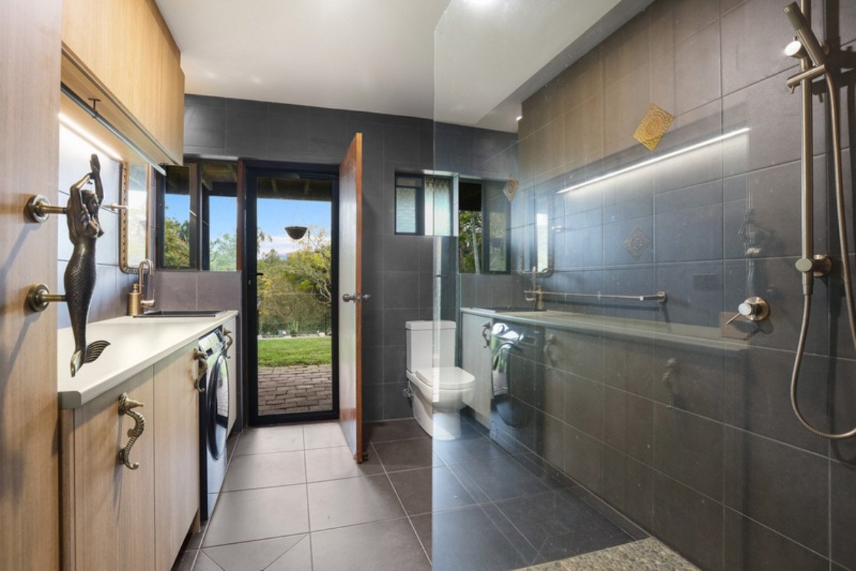 4 Alleena Court Mudgeeraba 25