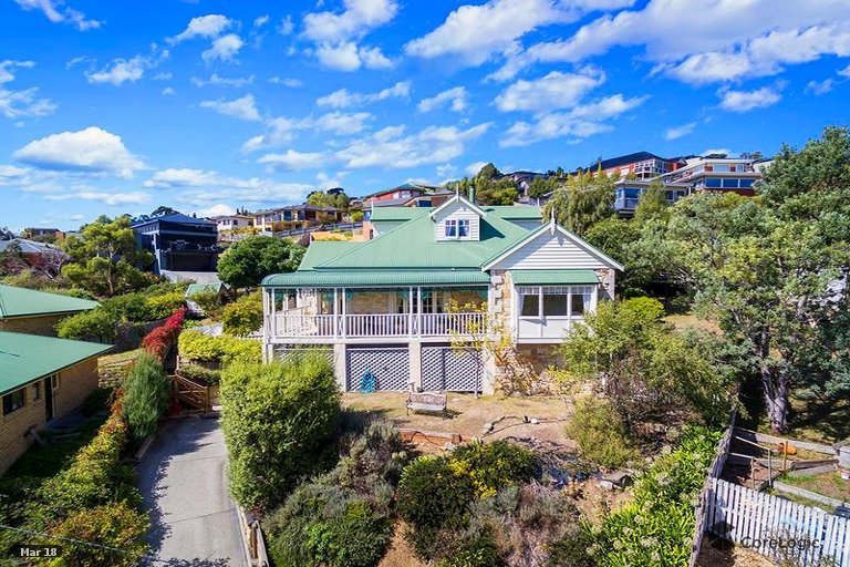 4 Allport Place LENAH VALLEY 2