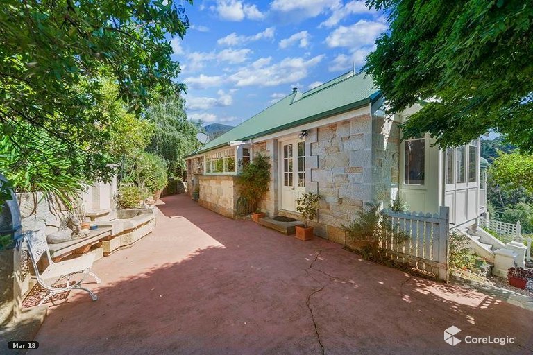 4 Allport Place LENAH VALLEY 11