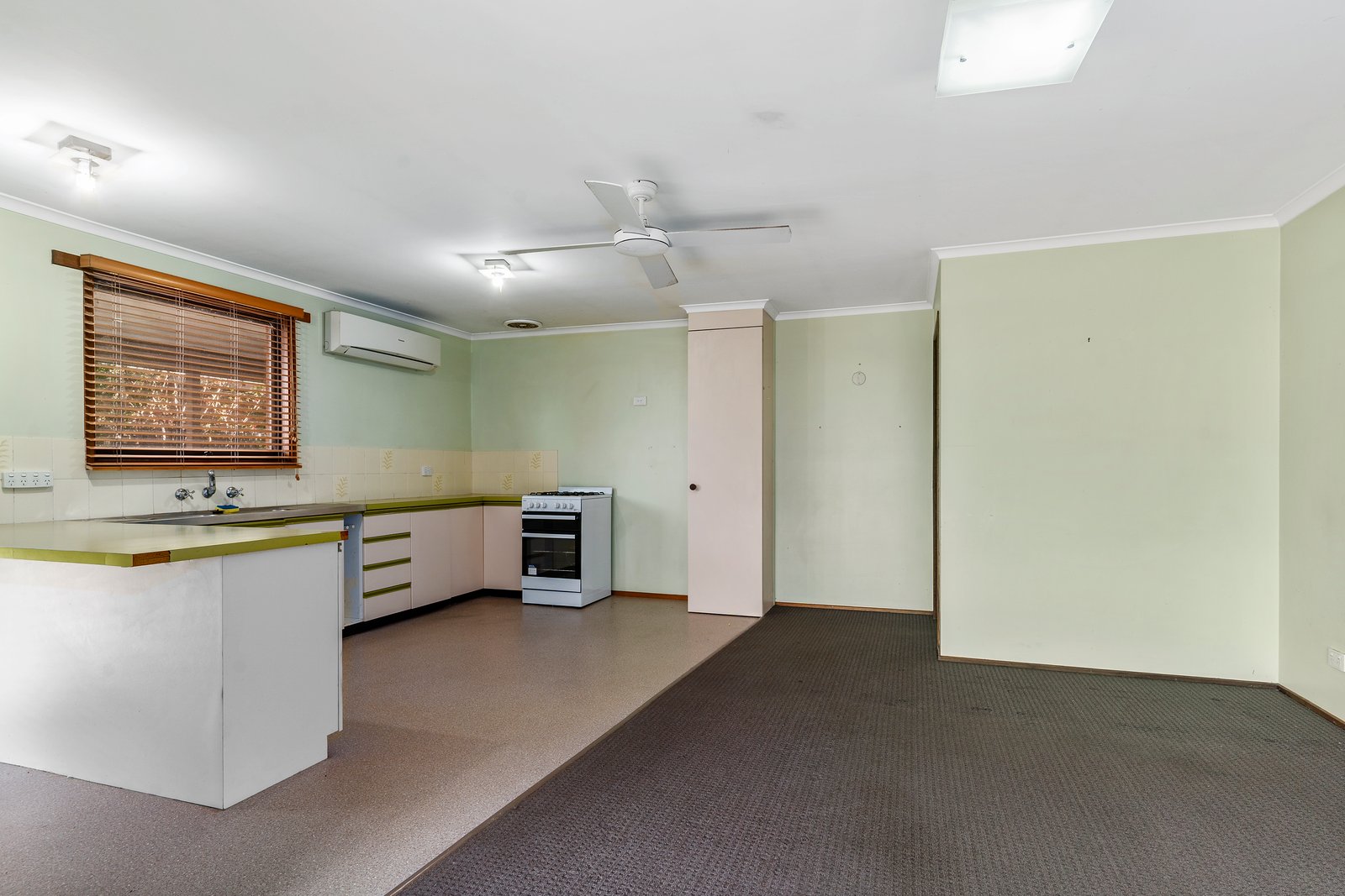4 Andrew Close KANGAROO FLAT 5