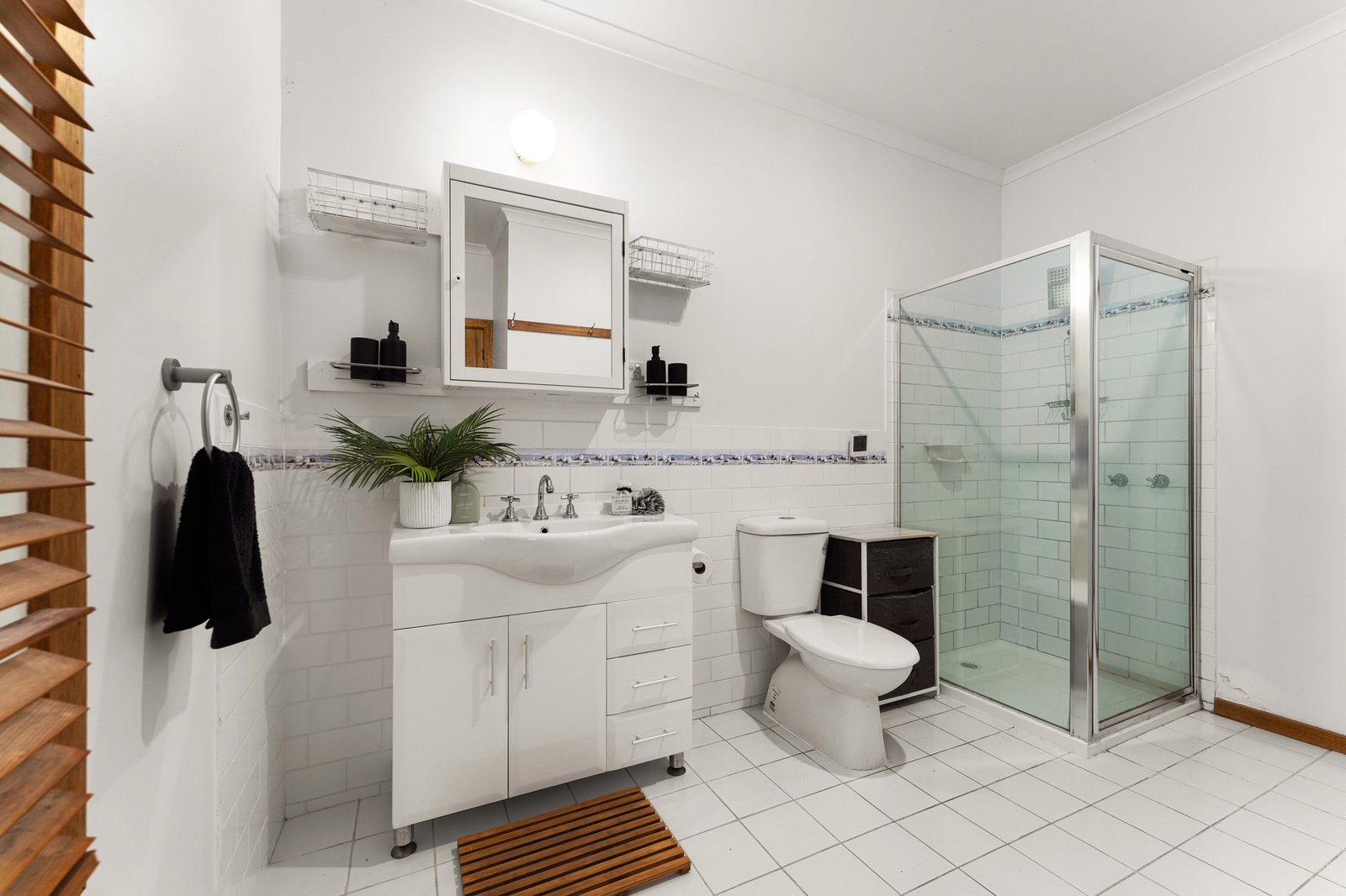 Real Estate and Property in 4 Anne Road, Woodend, VIC