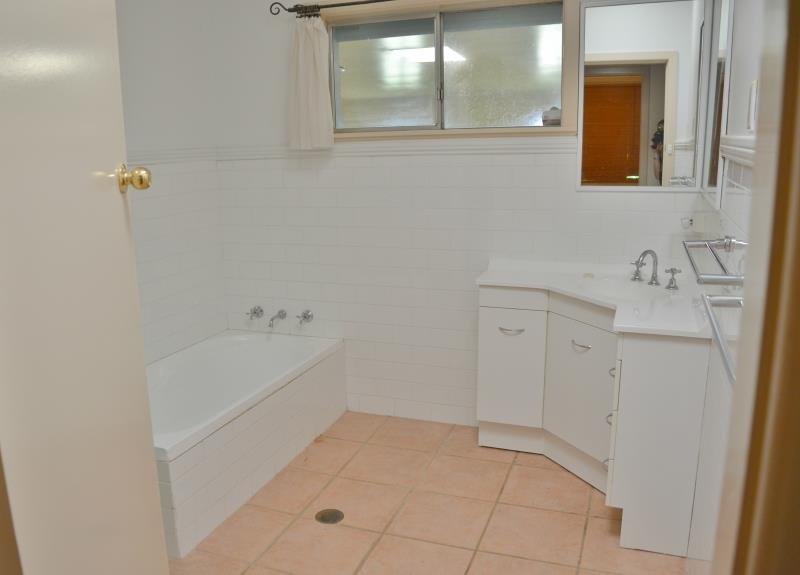 4 Anne Street TOLLAND 7