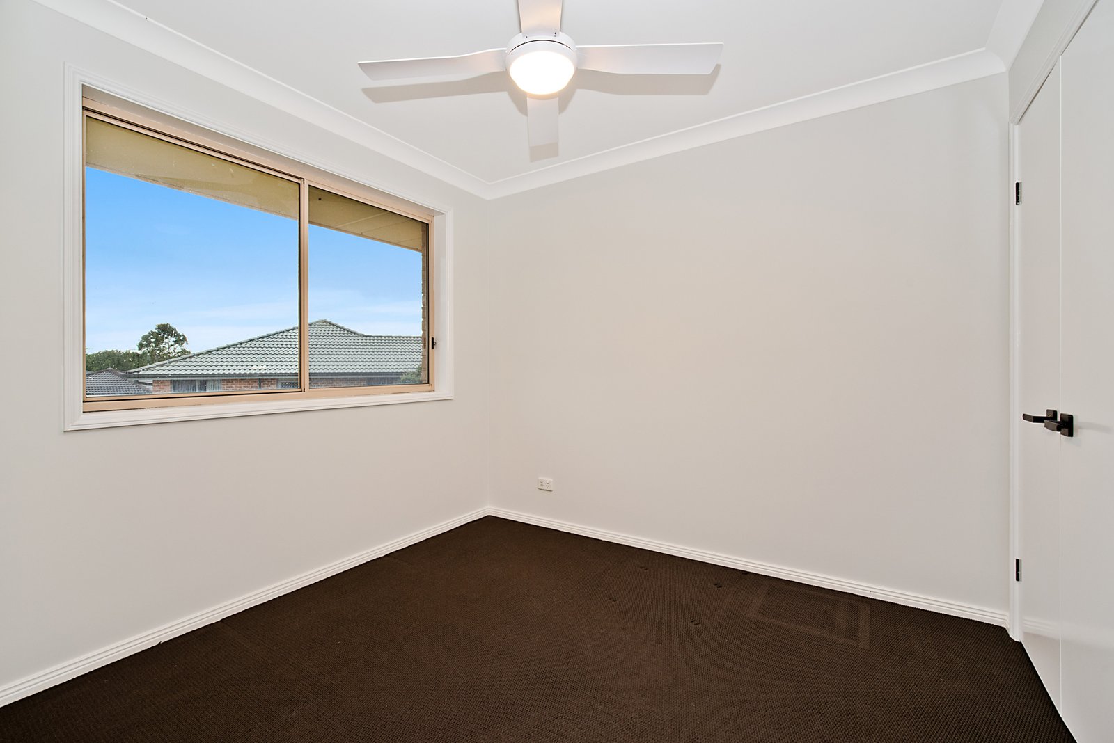 4 Antrim Close ASHTONFIELD 8