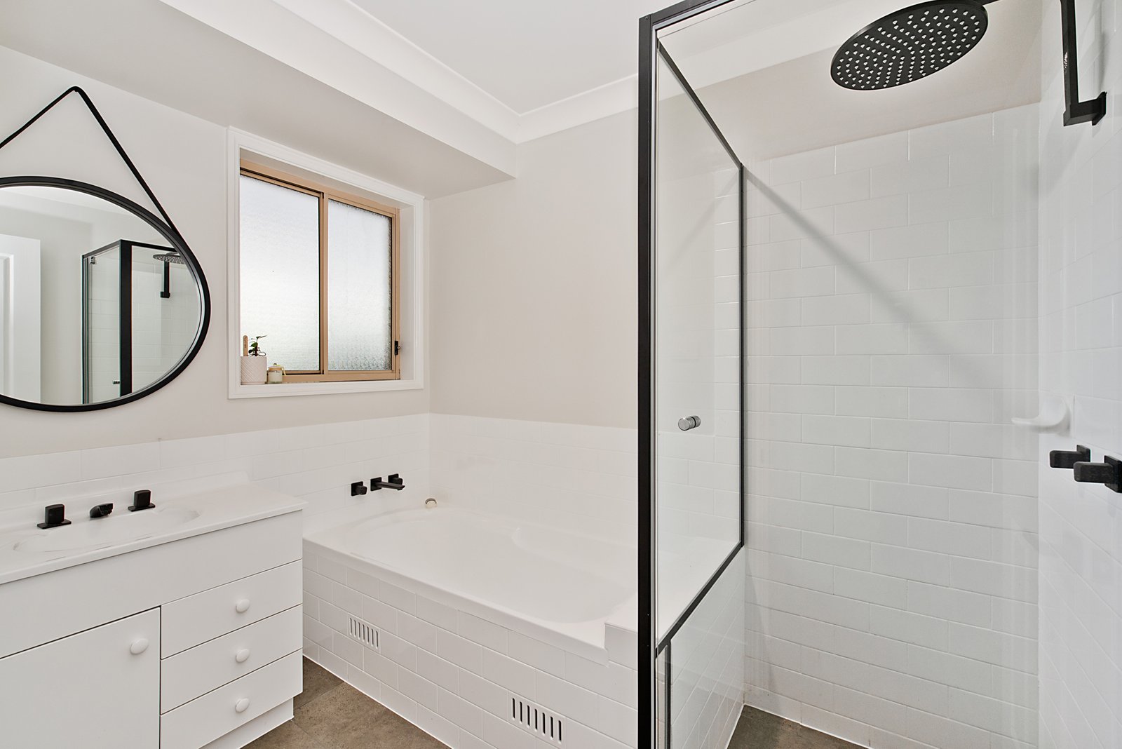 4 Antrim Close ASHTONFIELD 9