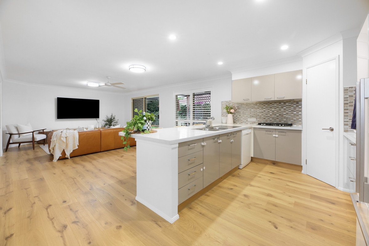 4 Arbury Hill Close Burleigh Heads 2