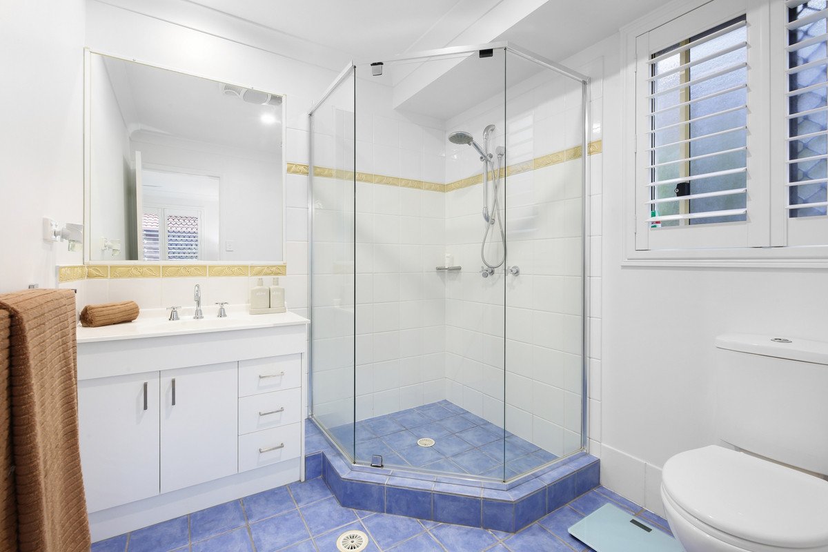 4 Arbury Hill Close Burleigh Heads 18