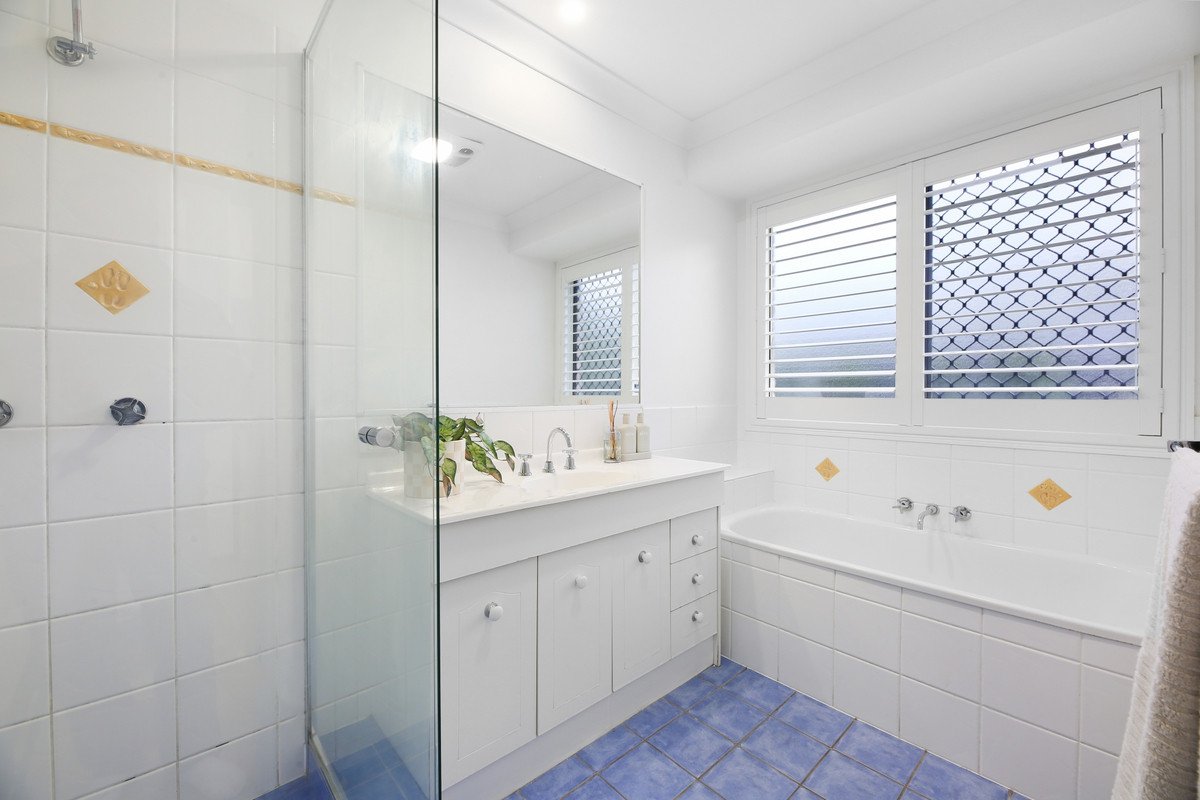 4 Arbury Hill Close Burleigh Heads 22