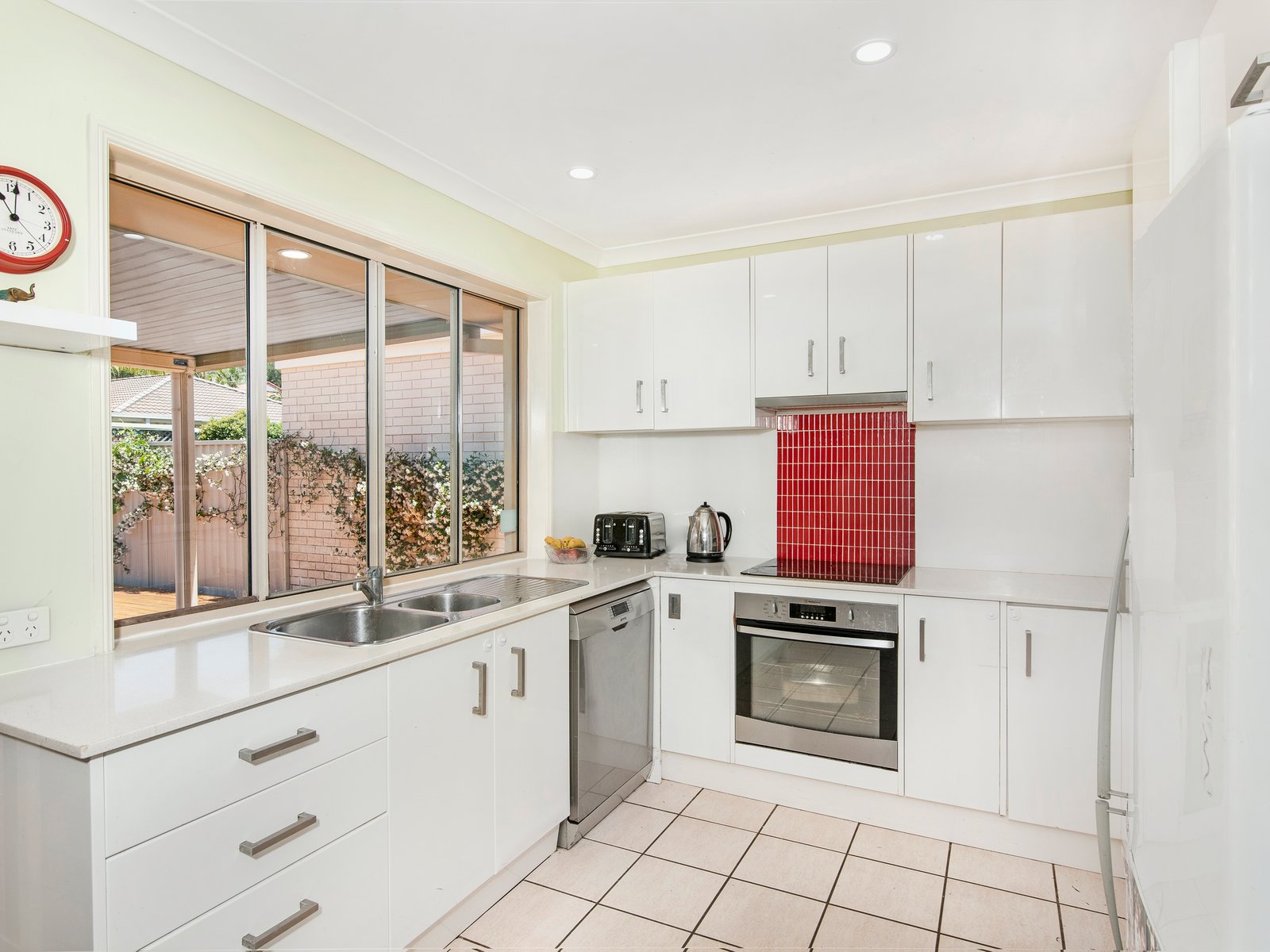 4 Armina Court TUGUN 4