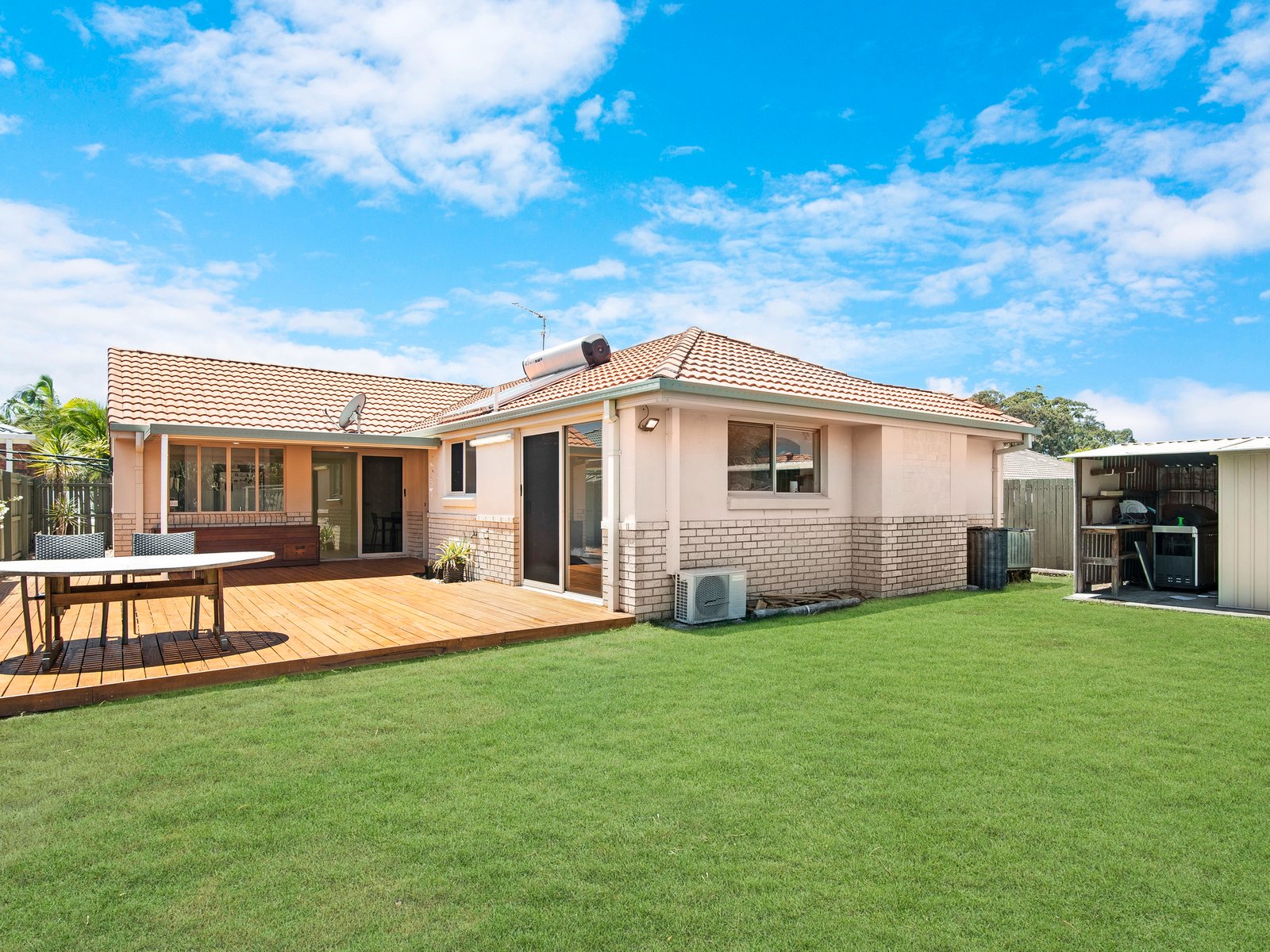 4 Armina Court TUGUN 7