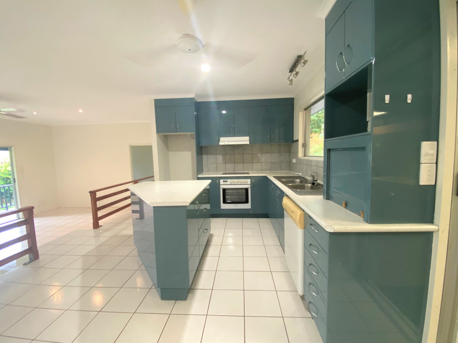 4 Arundel Court CANNONVALE 11