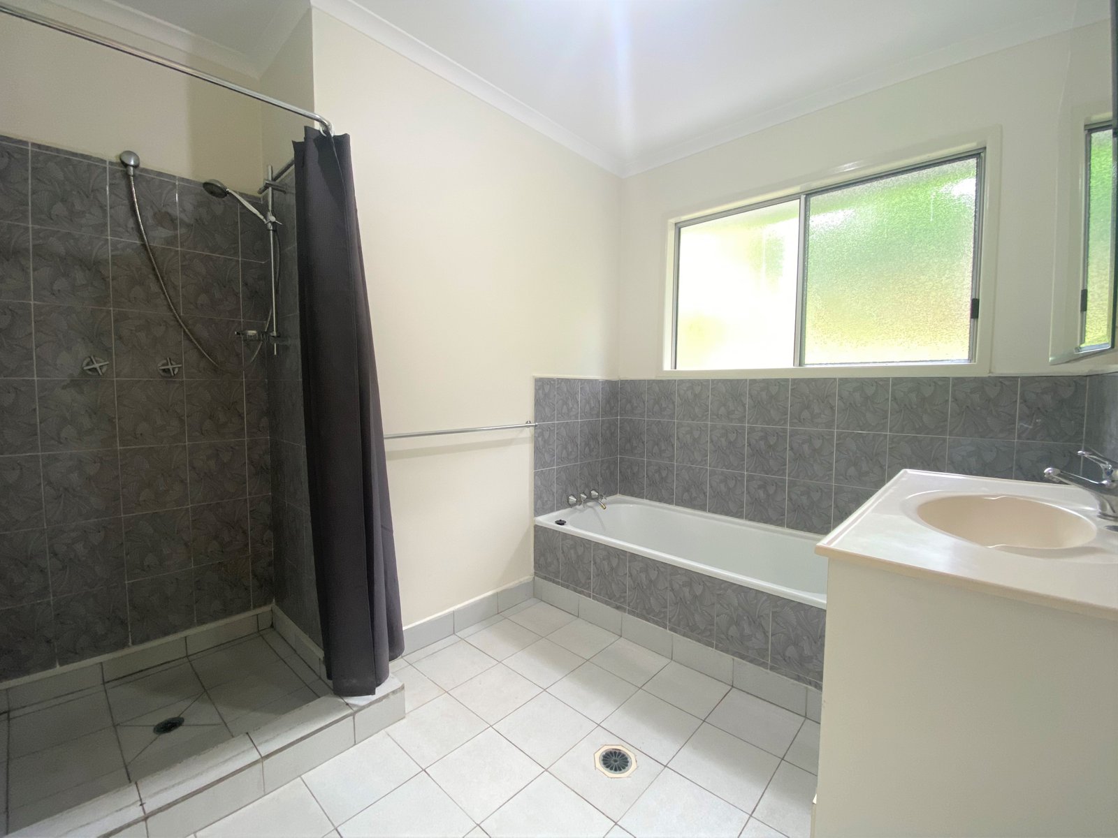 4 Arundel Court CANNONVALE 29