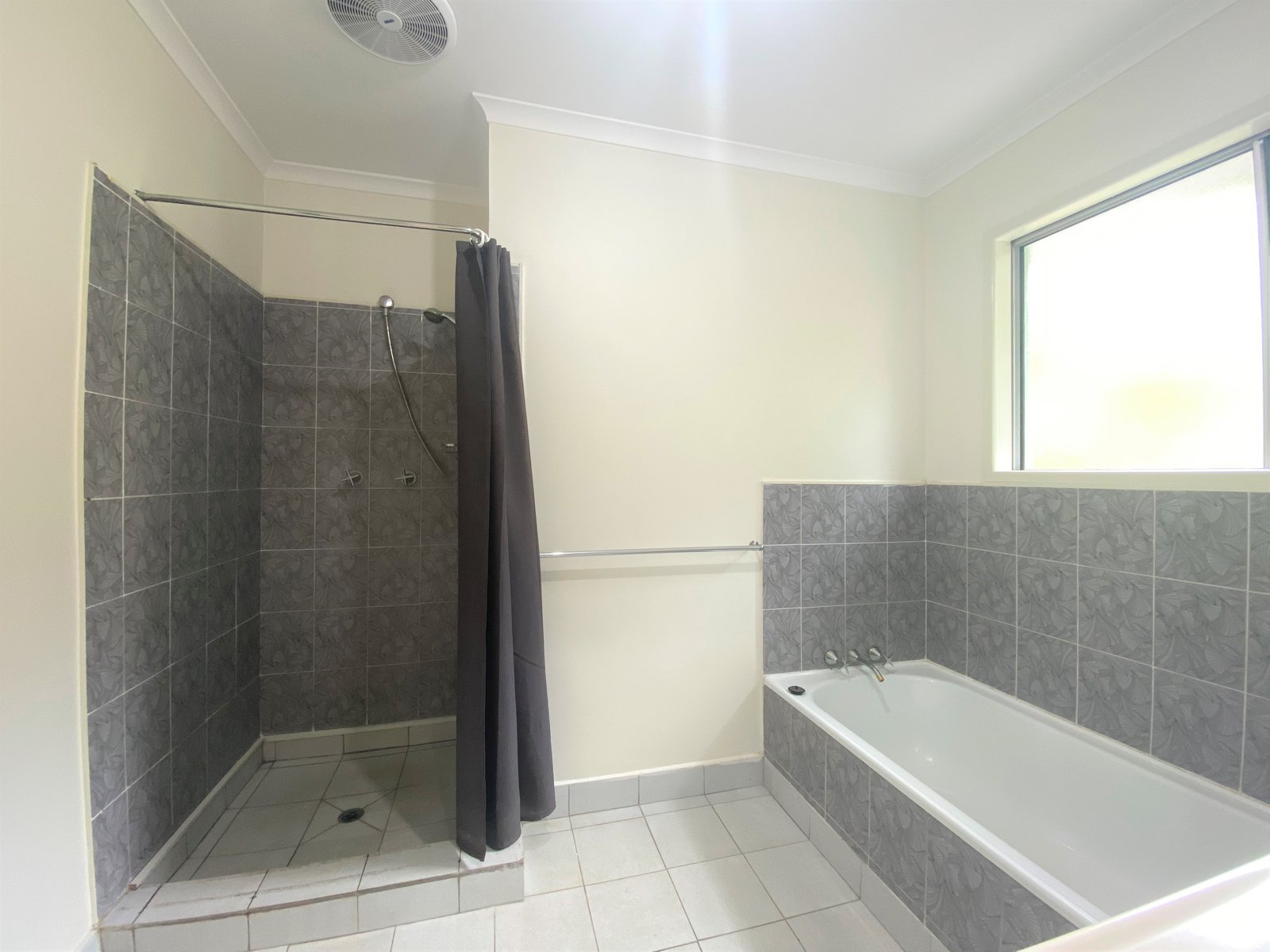 4 Arundel Court CANNONVALE 31