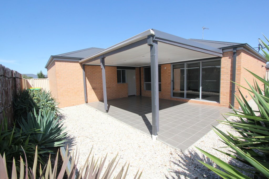 4 Ascot Gardens Drive DELACOMBE 11