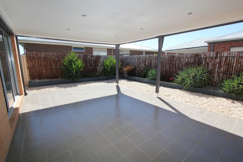 4 Ascot Gardens Drive DELACOMBE 12