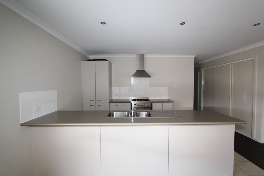 4 Ascot Gardens Drive DELACOMBE 3