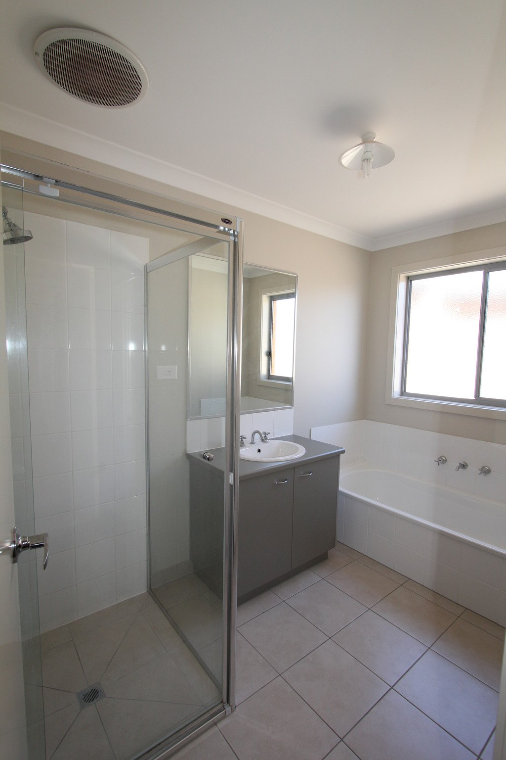 4 Ascot Gardens Drive DELACOMBE 7