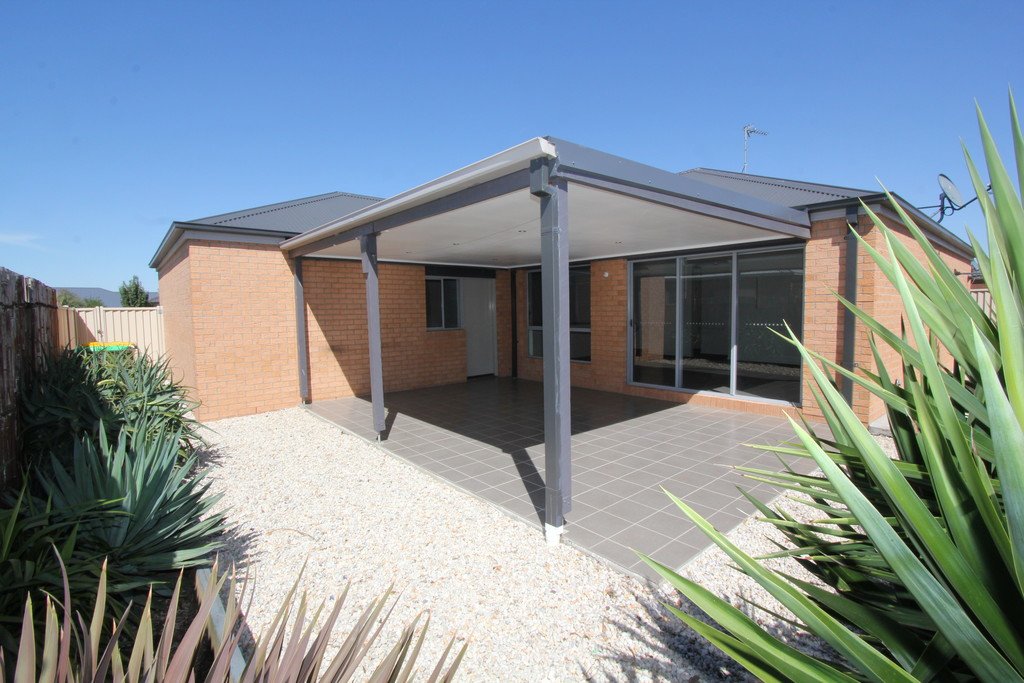 4 Ascot Gardens Drive DELACOMBE 10