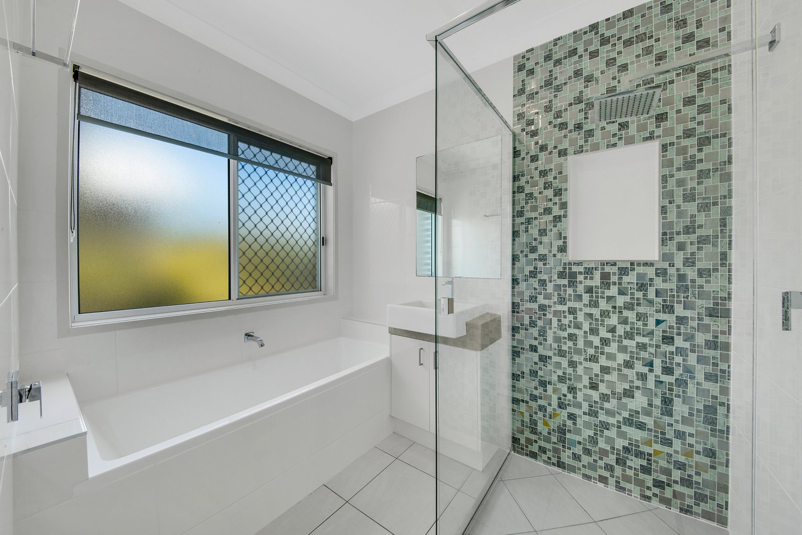 4 Aurora Road TANNUM SANDS 9