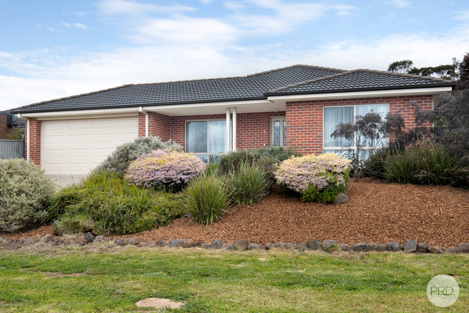 4 Avenwood Close CANADIAN 1