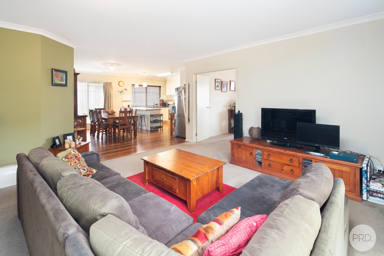 4 Avenwood Close CANADIAN 5