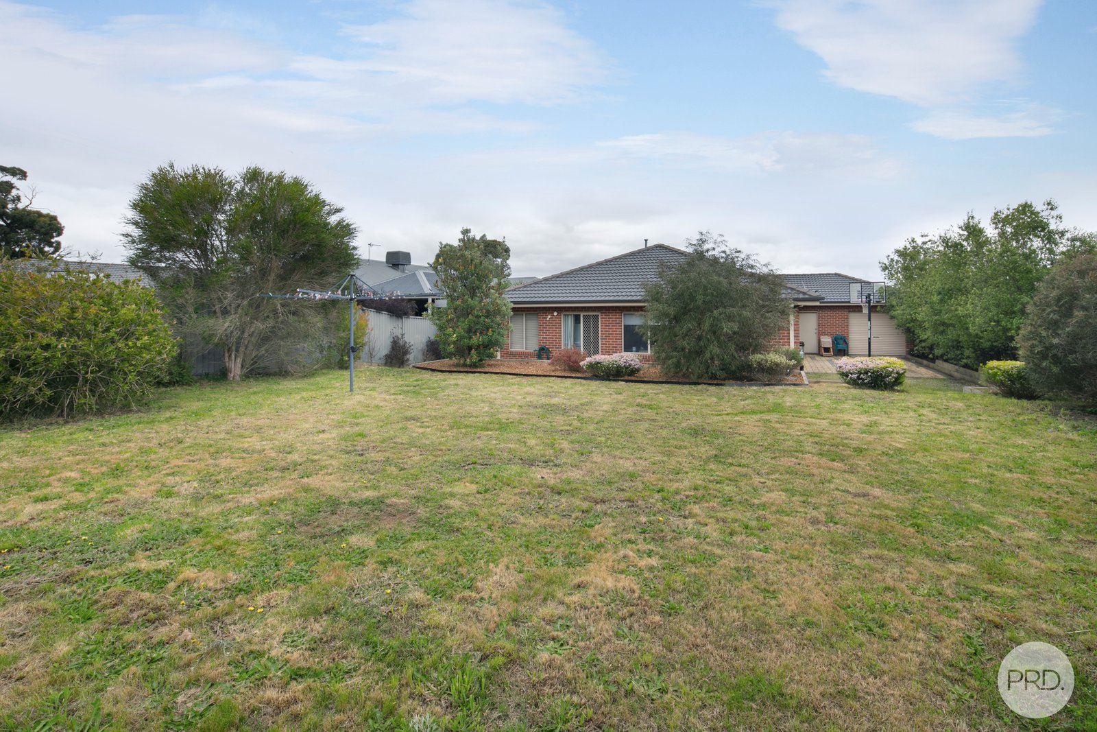 4 Avenwood Close CANADIAN 12