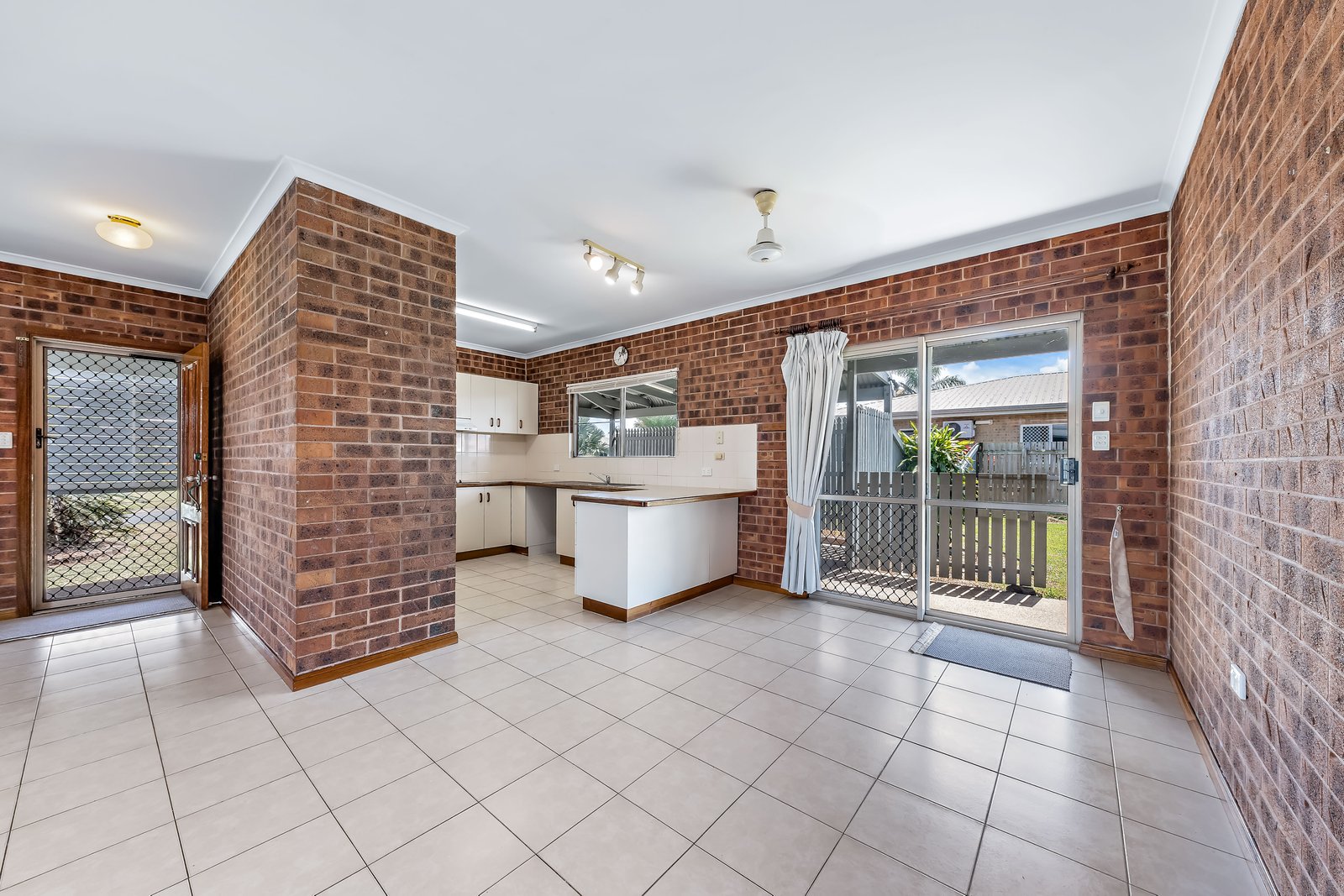 4 Badilla Crescent PROSERPINE 4