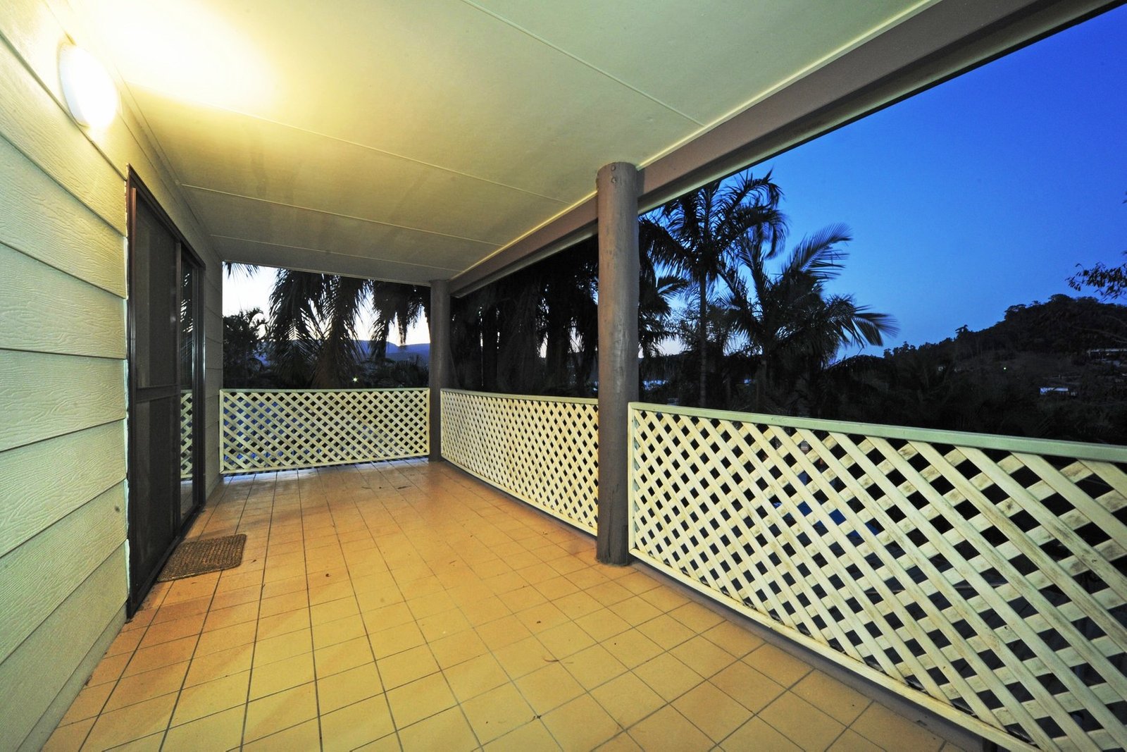 4 Balaka Street CANNONVALE 3