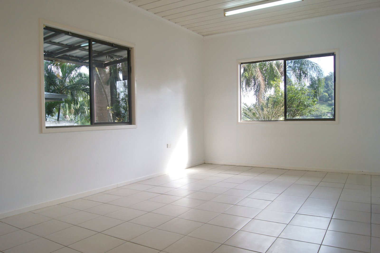 4 Balaka Street CANNONVALE 14
