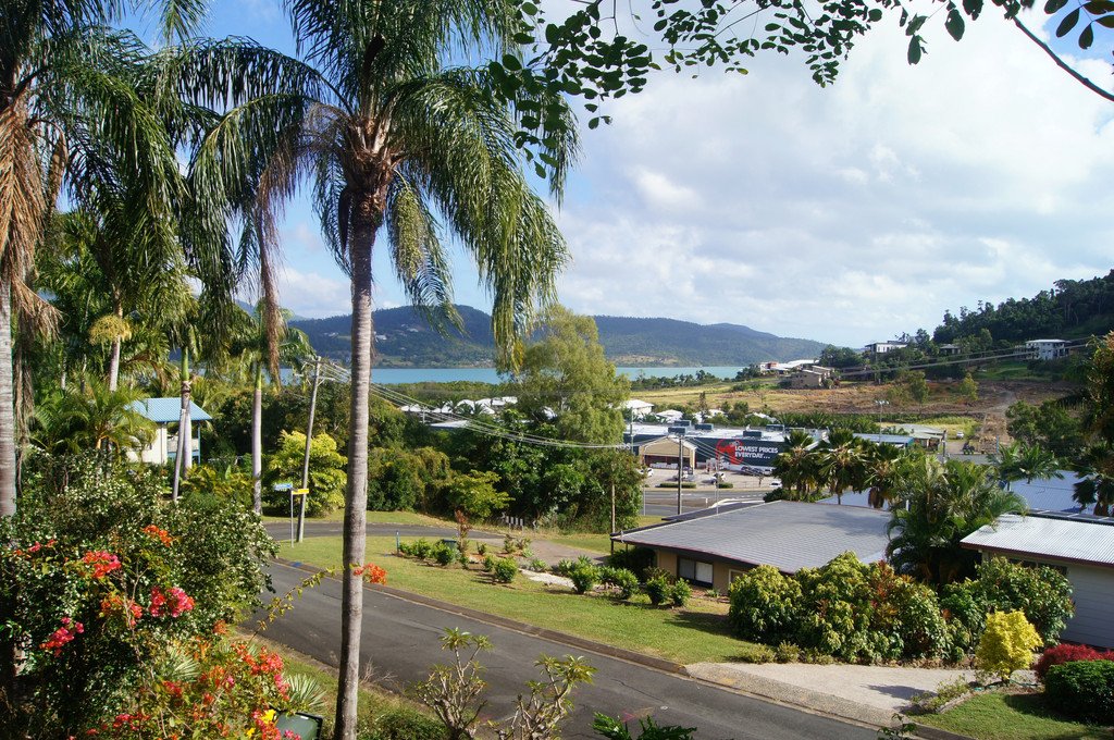 4 Balaka Street CANNONVALE 5