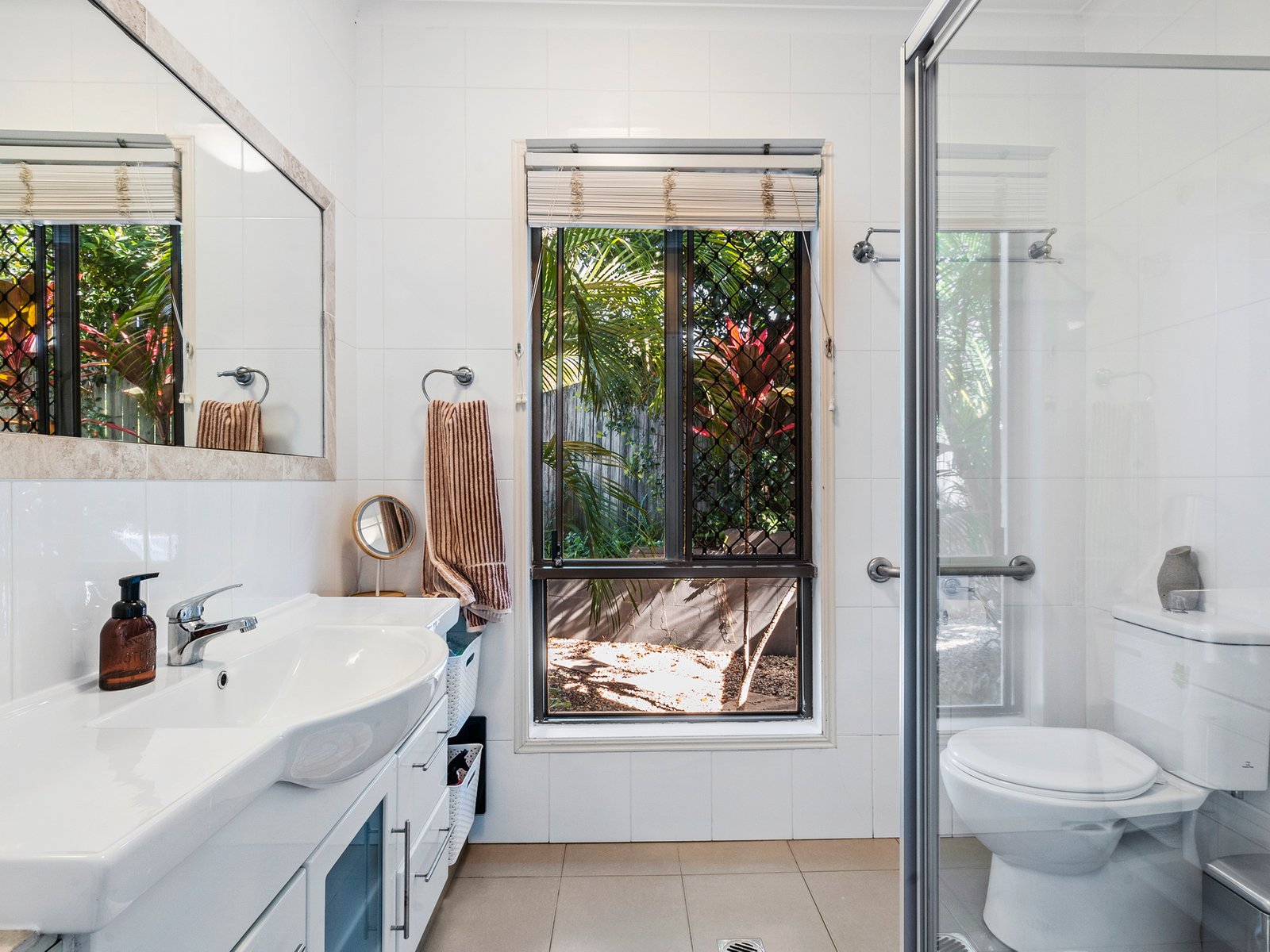 4 Ballidu Close ELANORA 8