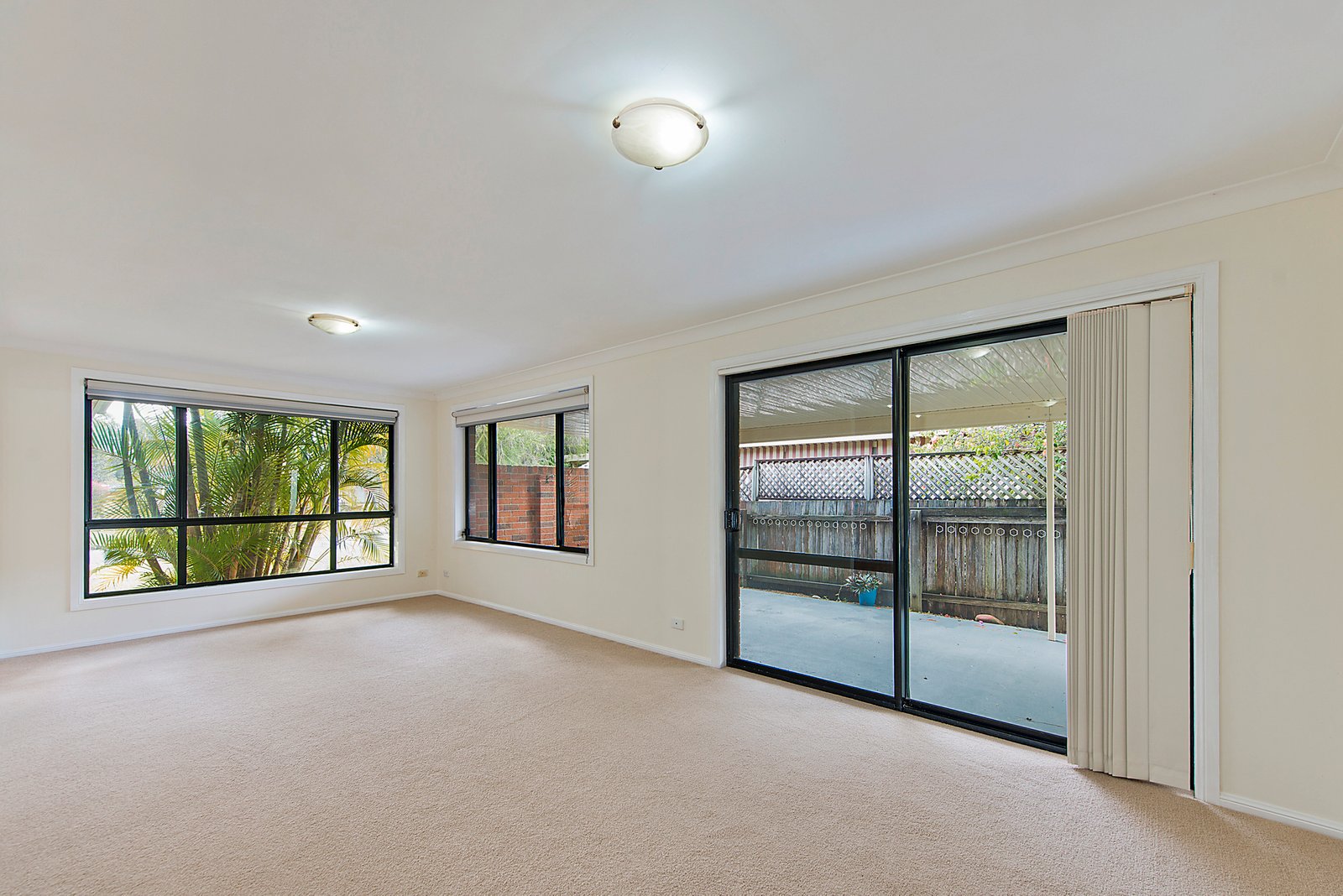 4 Banks Street LAKEWOOD 3