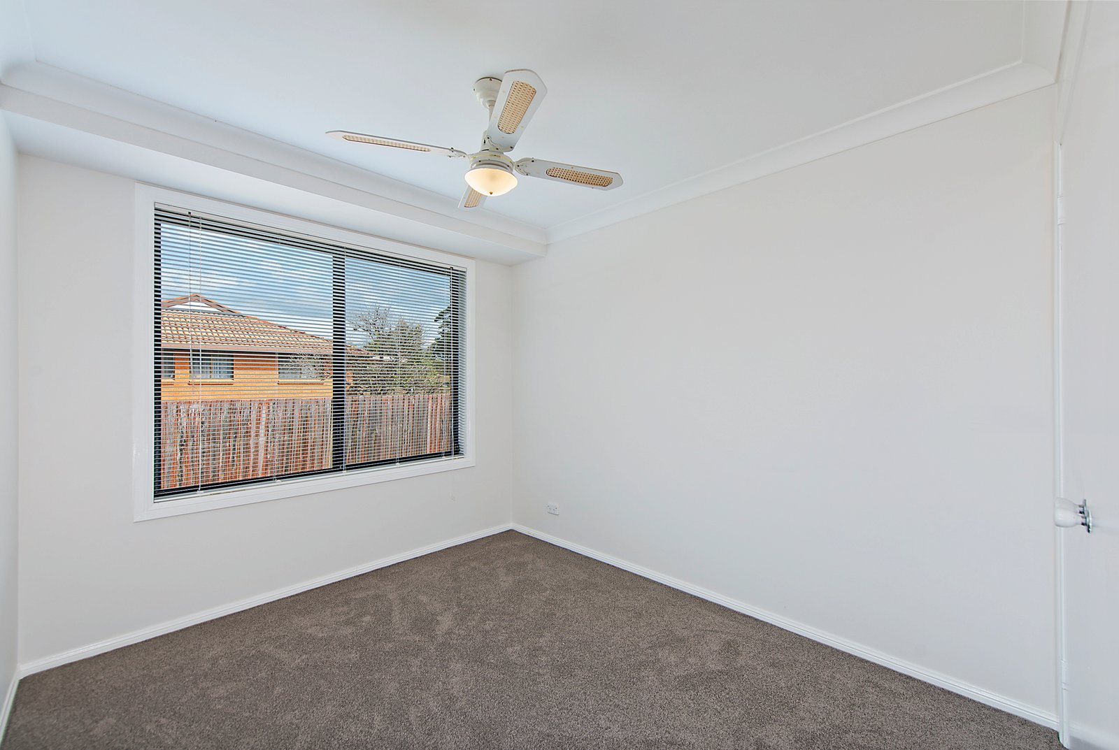 4 Banks Street LAKEWOOD 10